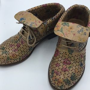 Patricia Nash floral Lazer Cut Oxford shoes